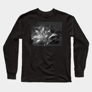 Amaryllis in Mono Long Sleeve T-Shirt
